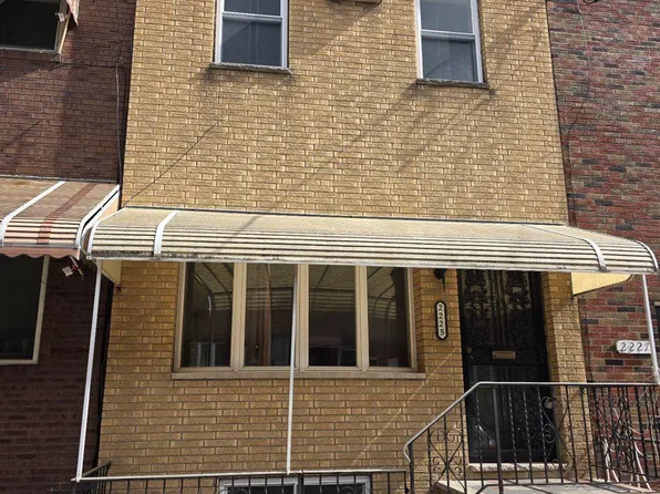 2225 S 13th St, Philadelphia, PA 19148