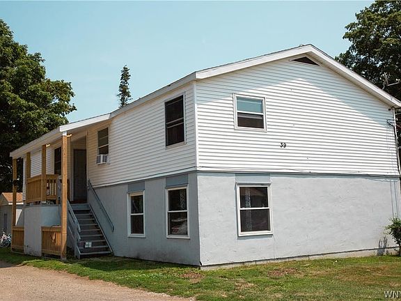 3rd image of 39 Clinton Ave