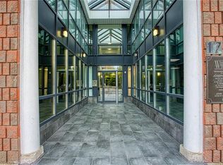 17 King St E #502, Hamilton, ON L9H 1B7
