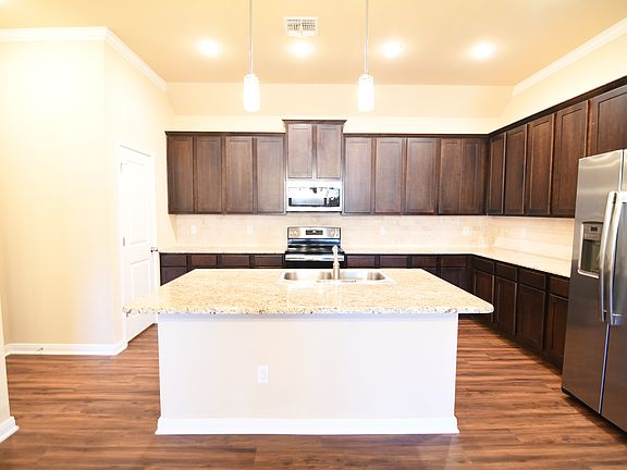 5th image of 816 Wyndham Hill Pkwy