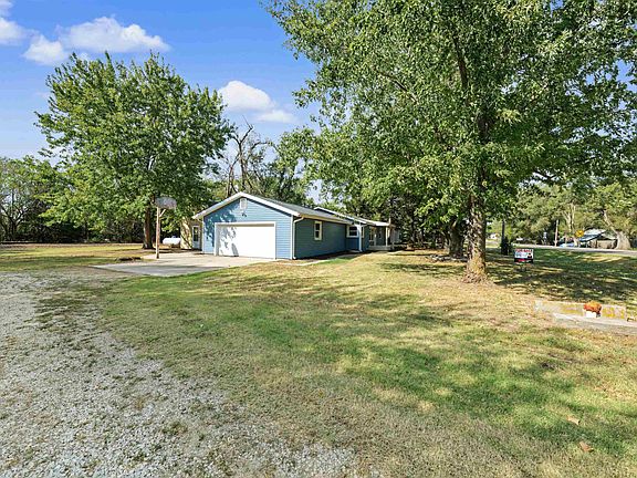 5th image of 1639 Comanche Rd