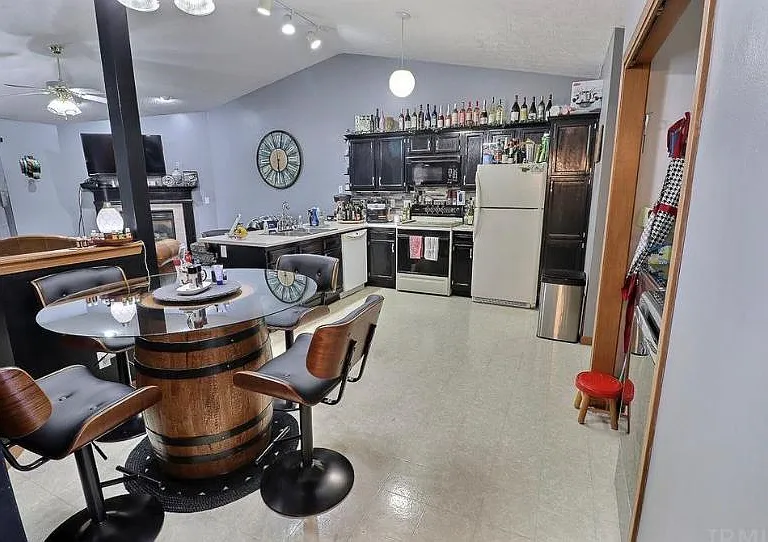 3627 Thornhill Cir E #3627 — Photo 6