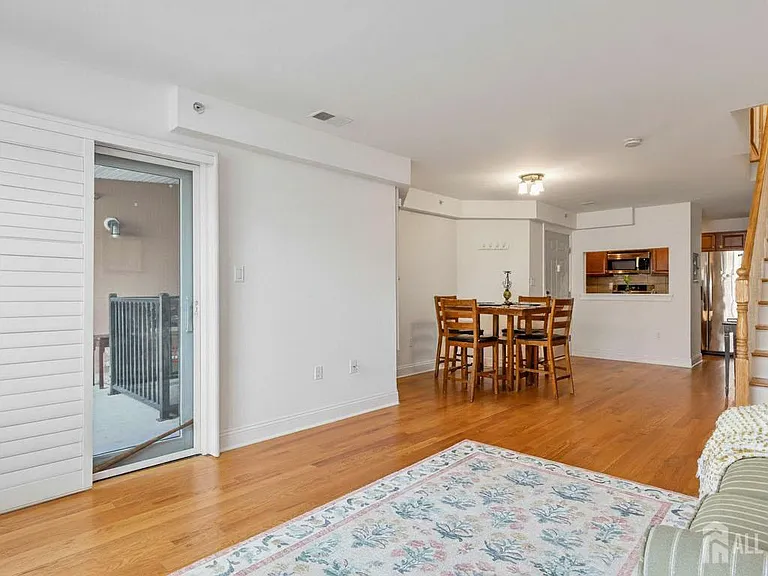 112 N Broadway St #C — Photo 9