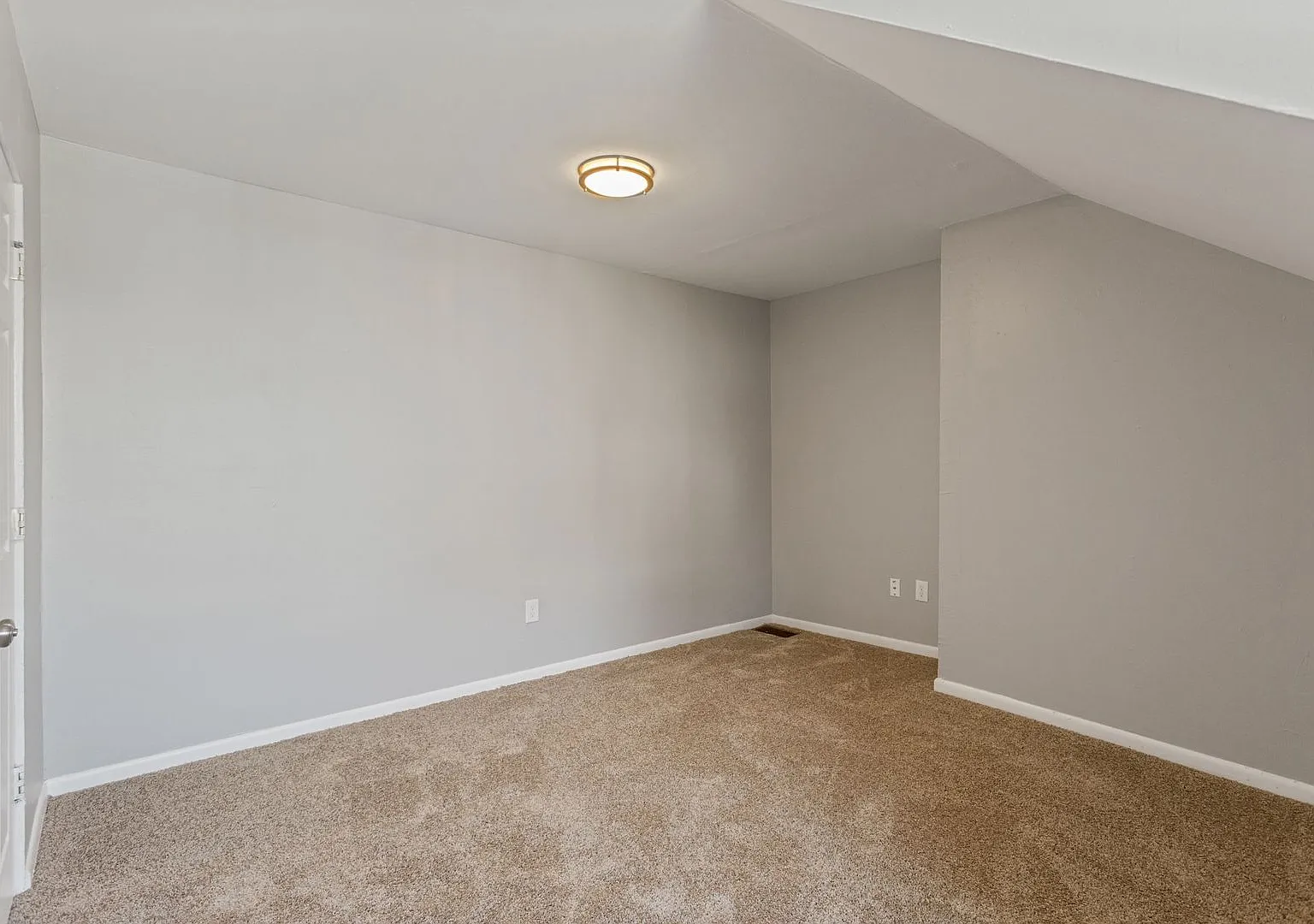 4 bed 1.5 bath - Completely updated in great Mt. Washington location - central air, washer/dryer — Photo 3
