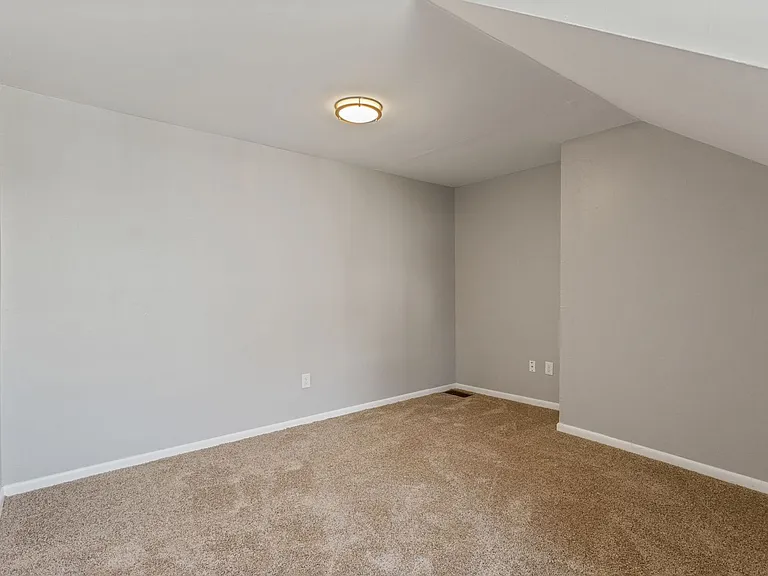 147 Amabell St — Photo 15