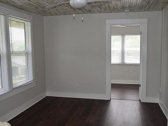 3rd image of 2100 Franklin St APT 4