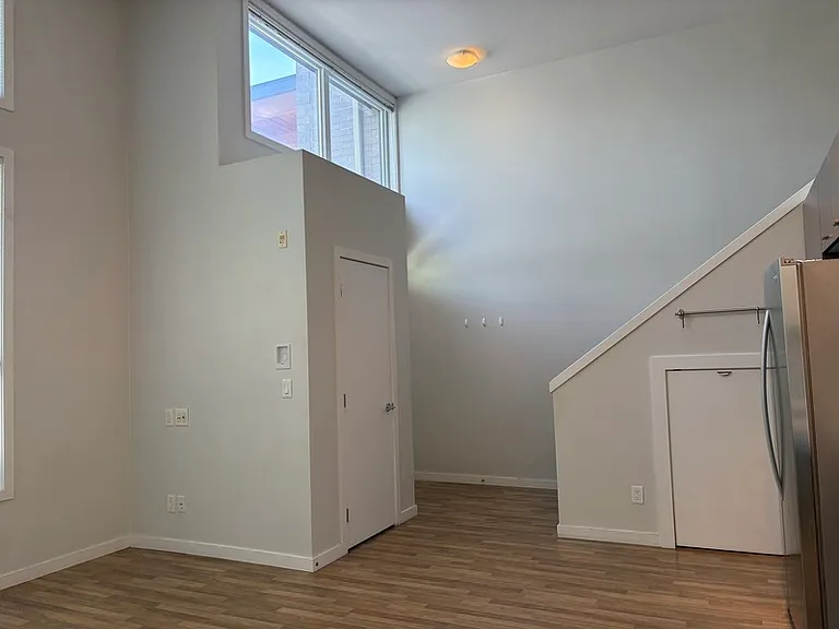 1550 Dickson Ave #6 — Photo 11