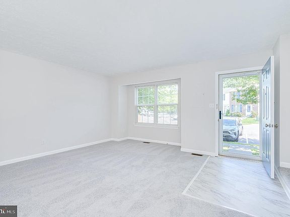 4th image of 192 Sherando Cir
