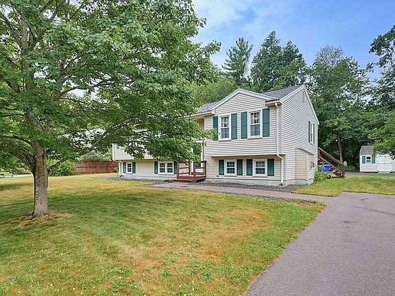 4th image of 99 Wren St