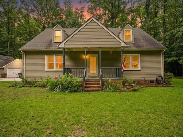 1609 Jackson Rd, Suffolk, VA 23434