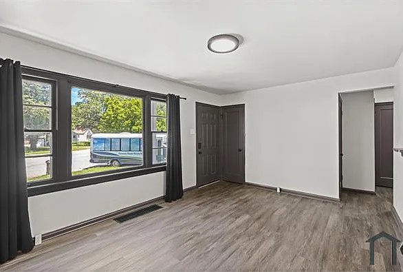5 Belleville Ct — Photo 4