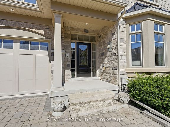 5th image of 10 Evergreen Ln