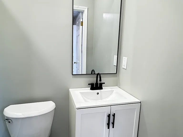 723 Sheffield Rd — Photo 4