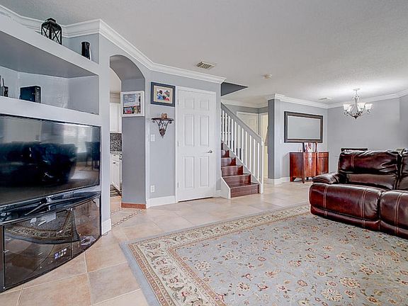 4th image of 4707 Pinemore Ln