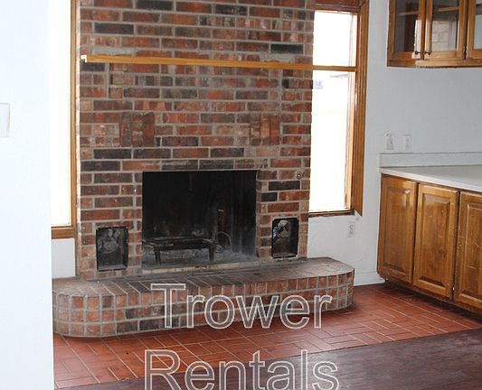 2nd image of 2738 Hilltop Dr