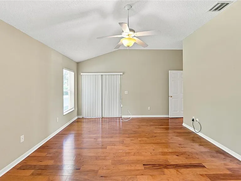 1304 De La Garza Pl — Photo 15