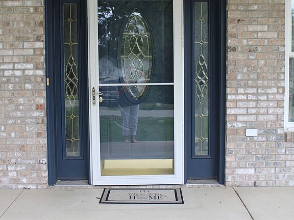 3rd image of 99 Center Ct