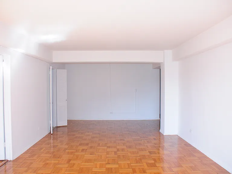 10740 Queens Blvd #4E — Photo 4