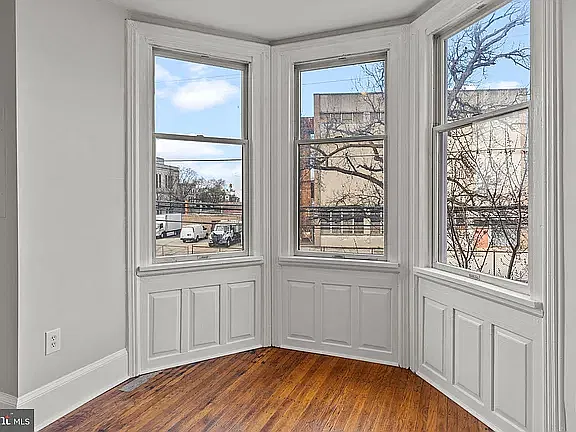 2 bed, 1100 sqft, $2,100 — Photo 4