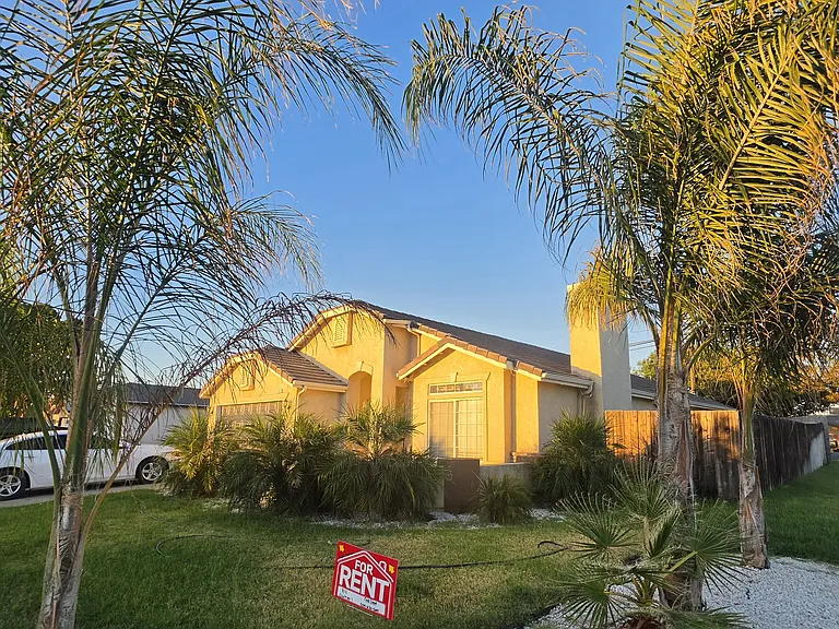 1387 Nicole Ave — Photo 2