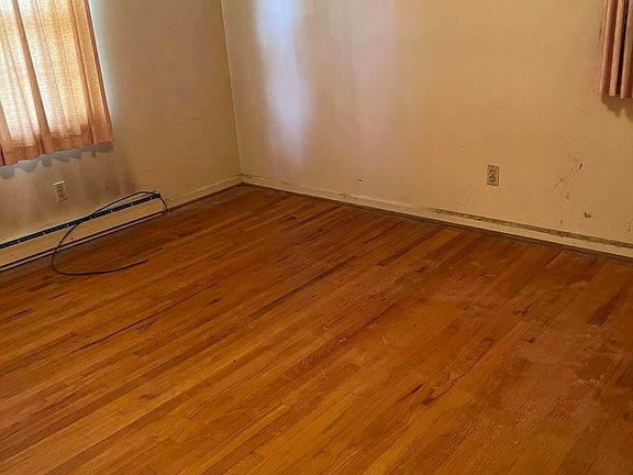 3rd image of 223 Hightower Dr Drive