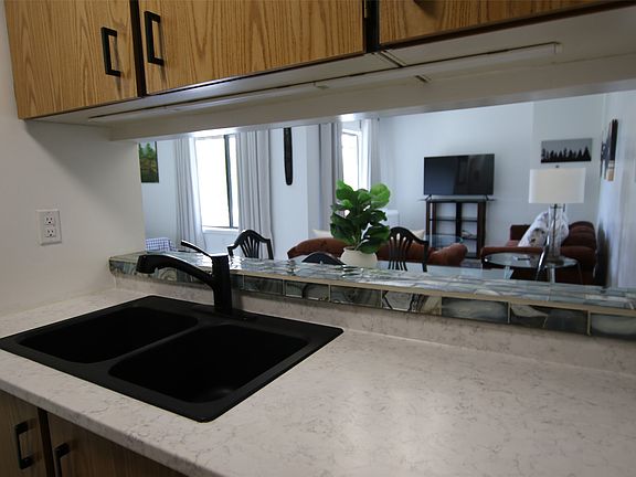 5th image of 185 Chamberlain Cres #310