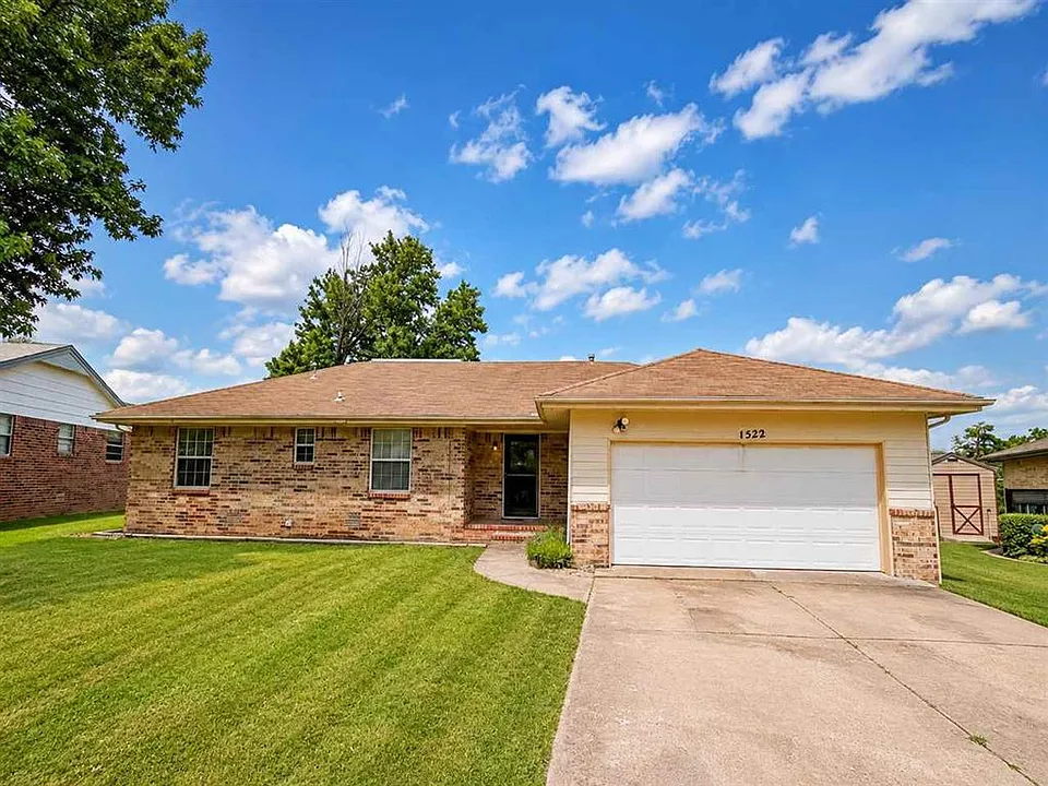 1522 E Hanson Cir