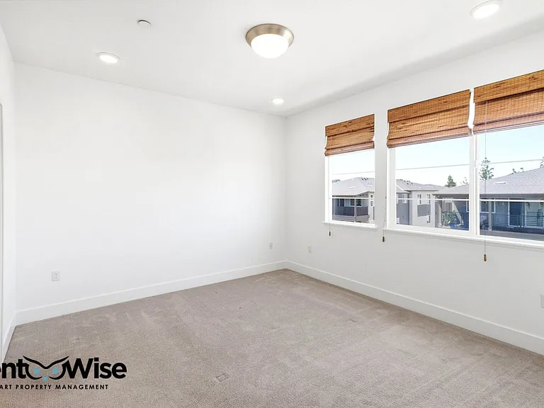 29384 Hub Ln — Photo 35