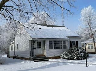 809 Hildreth St, Charles City, IA 50616