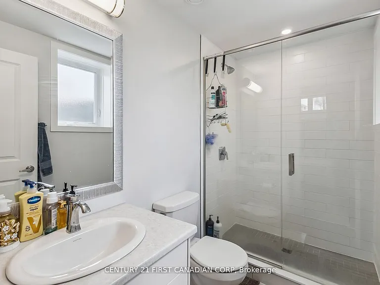 990 Deveron Cres #21 — Photo 28