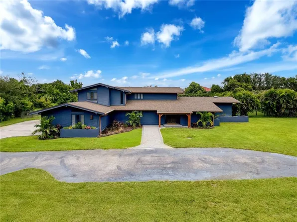 2270 Ranchette Ln, Dunedin, FL 34698