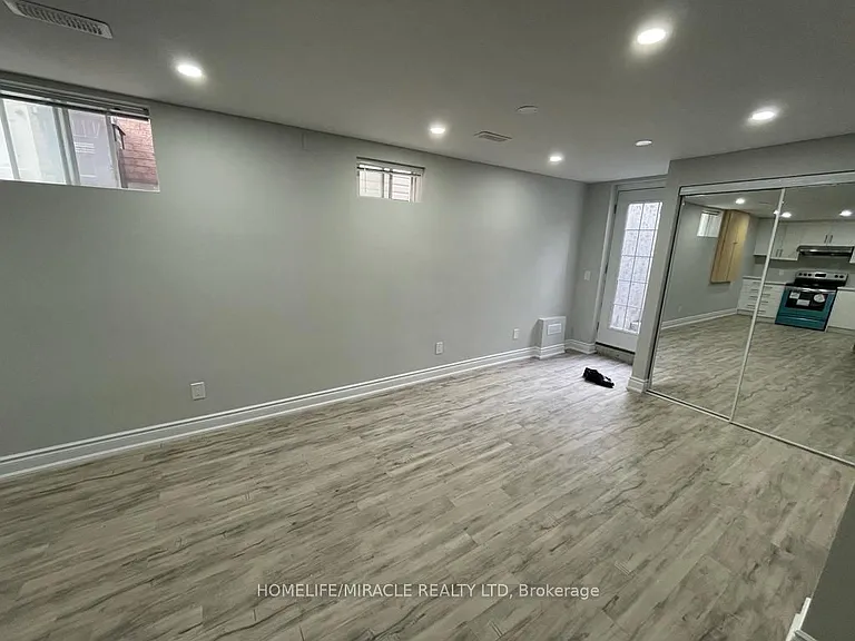 76 Jack Rabbit Cres — Photo 3