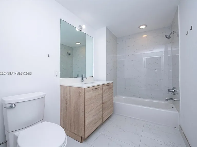16385 Biscayne Blvd #2515 — Photo 16