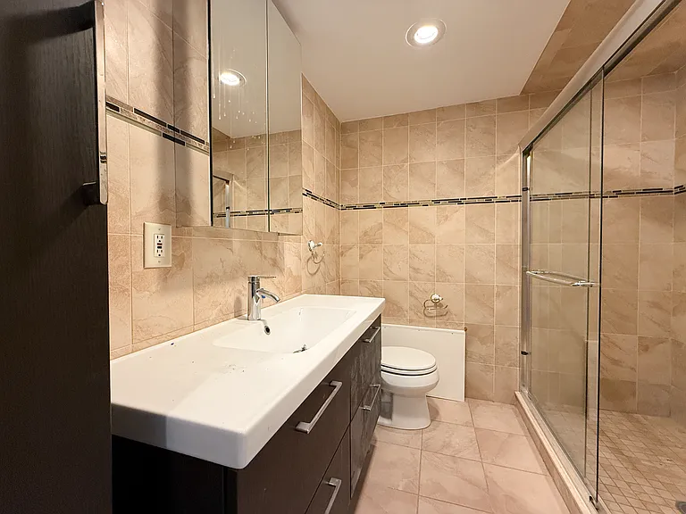 115 Grove St — Photo 5