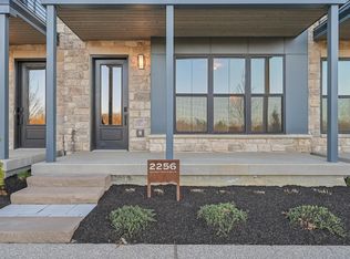 2256 Quarry Trails Dr, Columbus, OH 43228