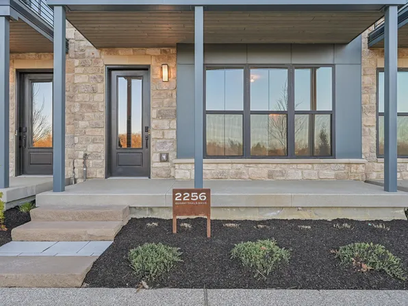 2256 Quarry Trails Dr, Columbus, OH 43228