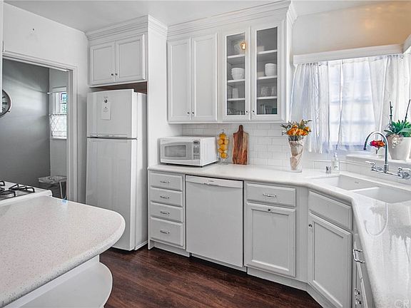 5th image of 5553 Auckland Ave