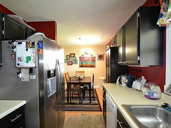 3rd image of 38 Santee Rd