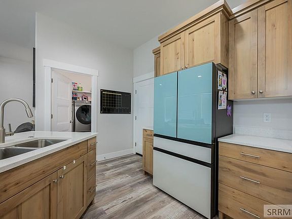4th image of 4209 N Catalina Ave