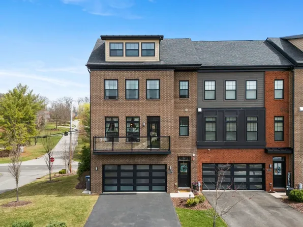 317 Azalea Dr, Venetia, PA 15367