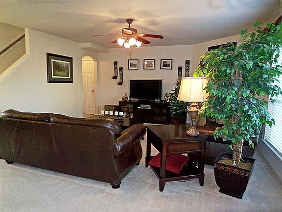 5th image of 11534 Columbia Pines Ln
