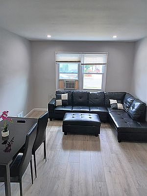 1st image of 608 Klondike Ave #1