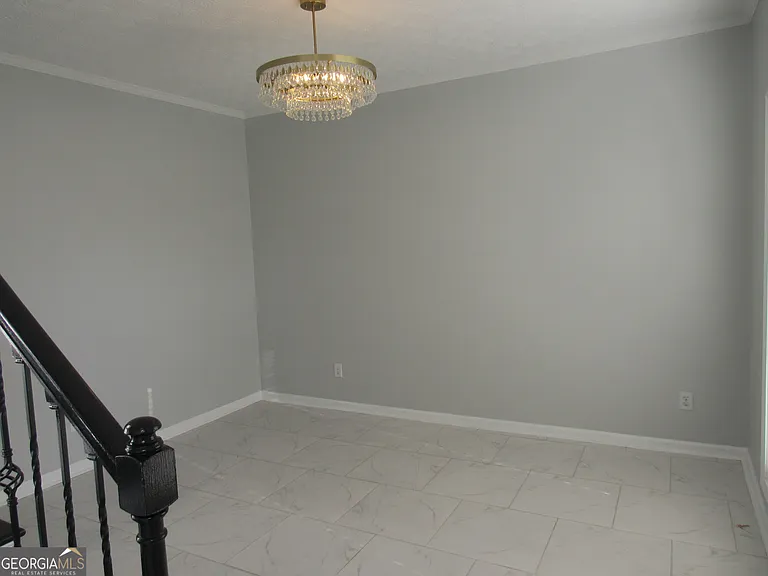 305 Sunderland Cir — Photo 14