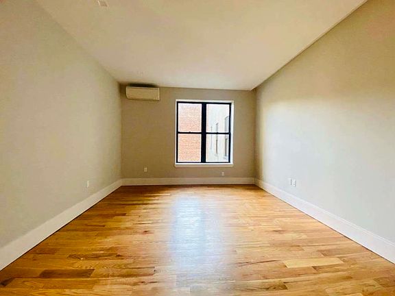 4th image of 245 Sullivan Pl #Cf6