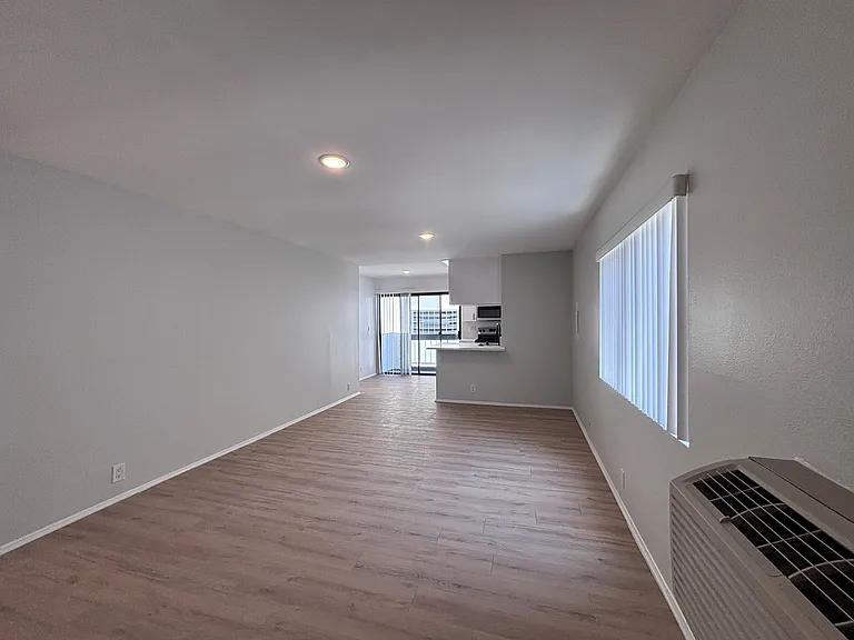 132 Clark Dr — Photo 37