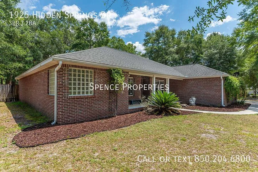 3 bed, 2361 sqft, $1,950 — Photo 2