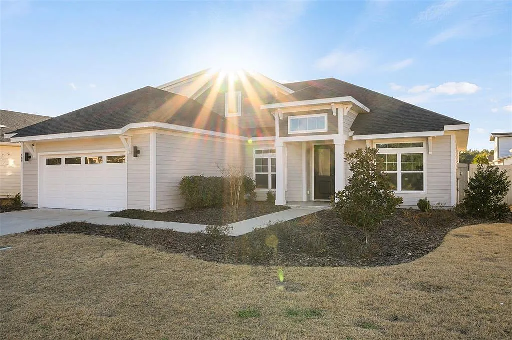 Building Photo - 488 SW 144th Dr