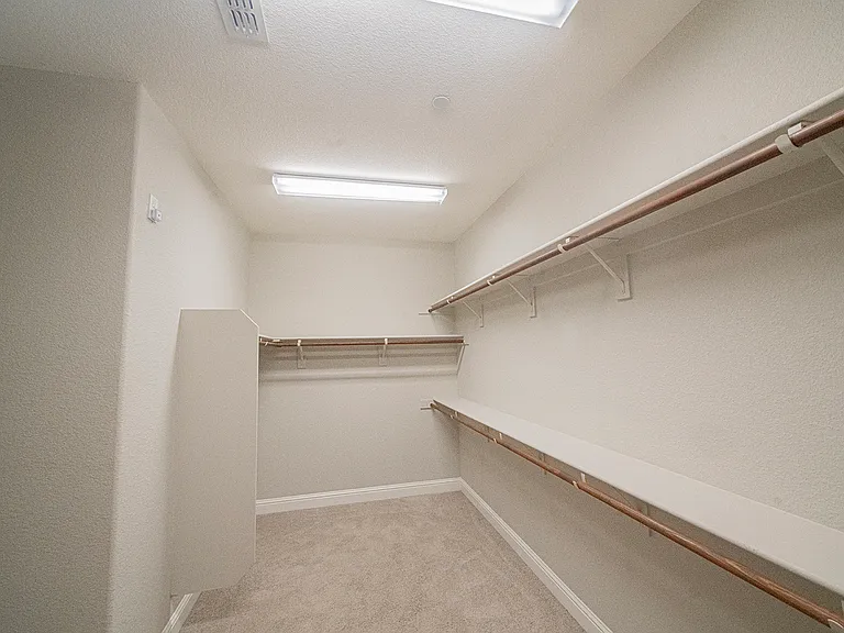 1501 Peony Ln — Photo 33