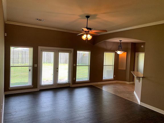 4th image of 242 Avondale Ln