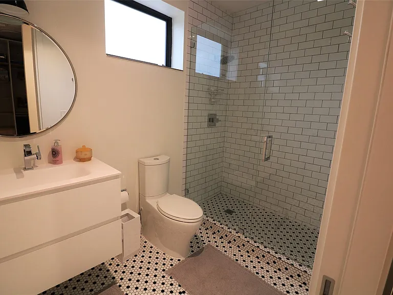 617 SW 10th St — Photo 25